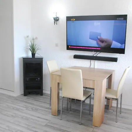 Renove Proche Des Pistes Avec Terrasse Et Tv Grand Ecran - Fr-1-165a-98